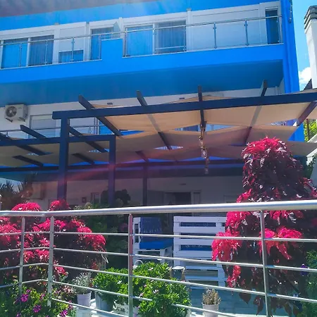 Celeste Deluxe Aparthotel *