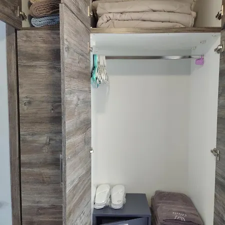 Celeste Deluxe شقة فندقية 4*