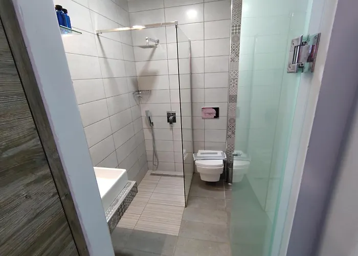 Celeste Deluxe Aparthotel