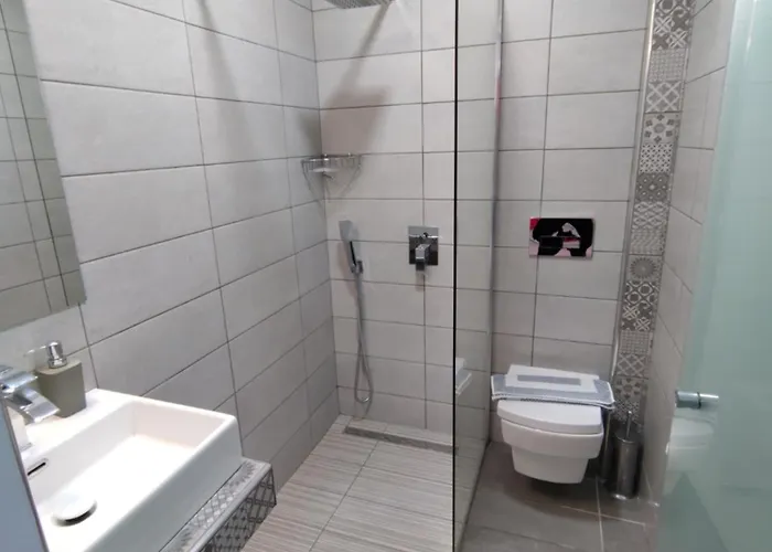 Celeste Deluxe Aparthotel